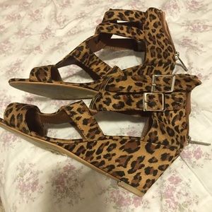 Cute leopard print wedges!